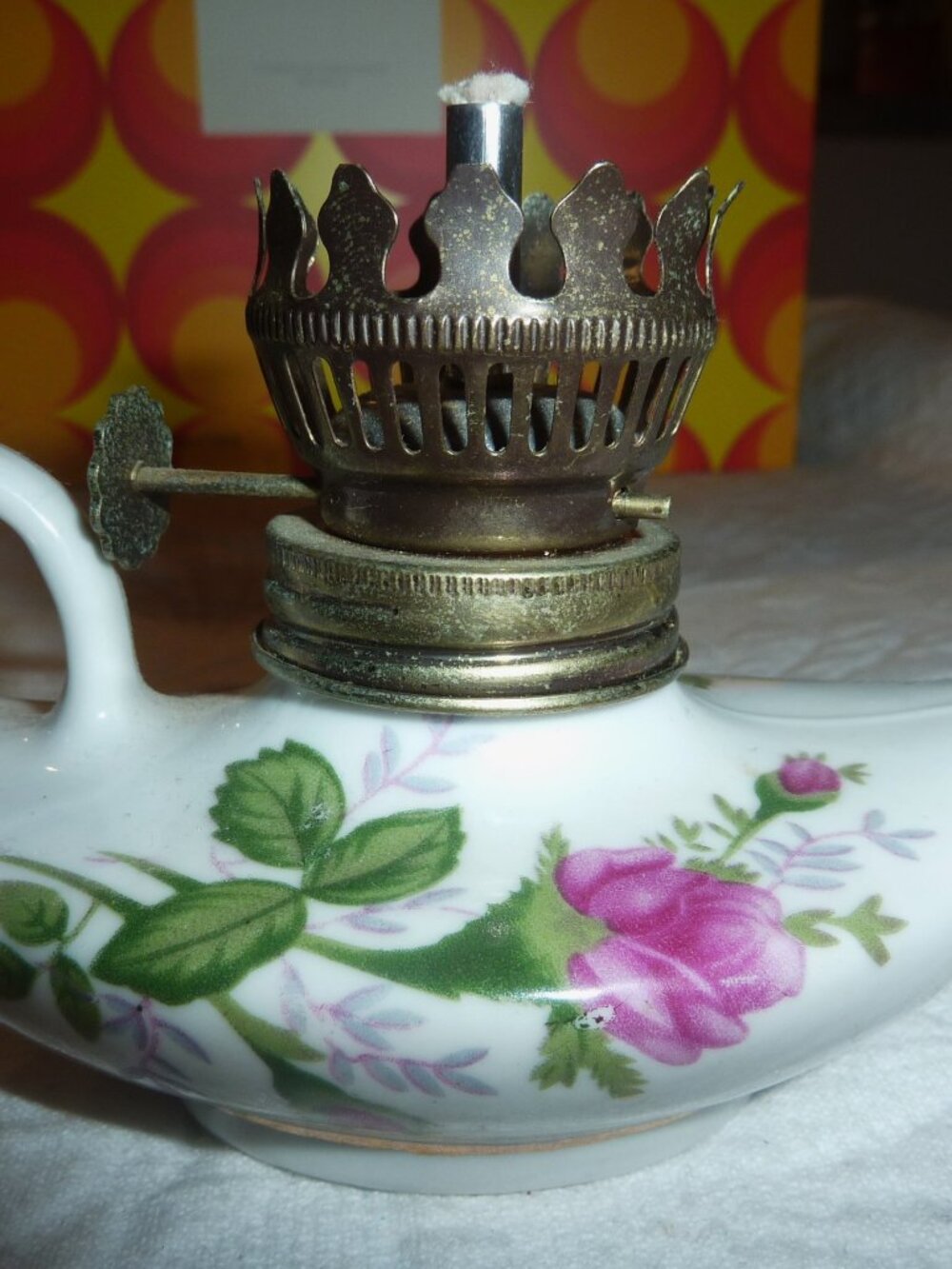 Excellent Vintage Mini Aladin Oil Lamp White Porcelain Pink Roses